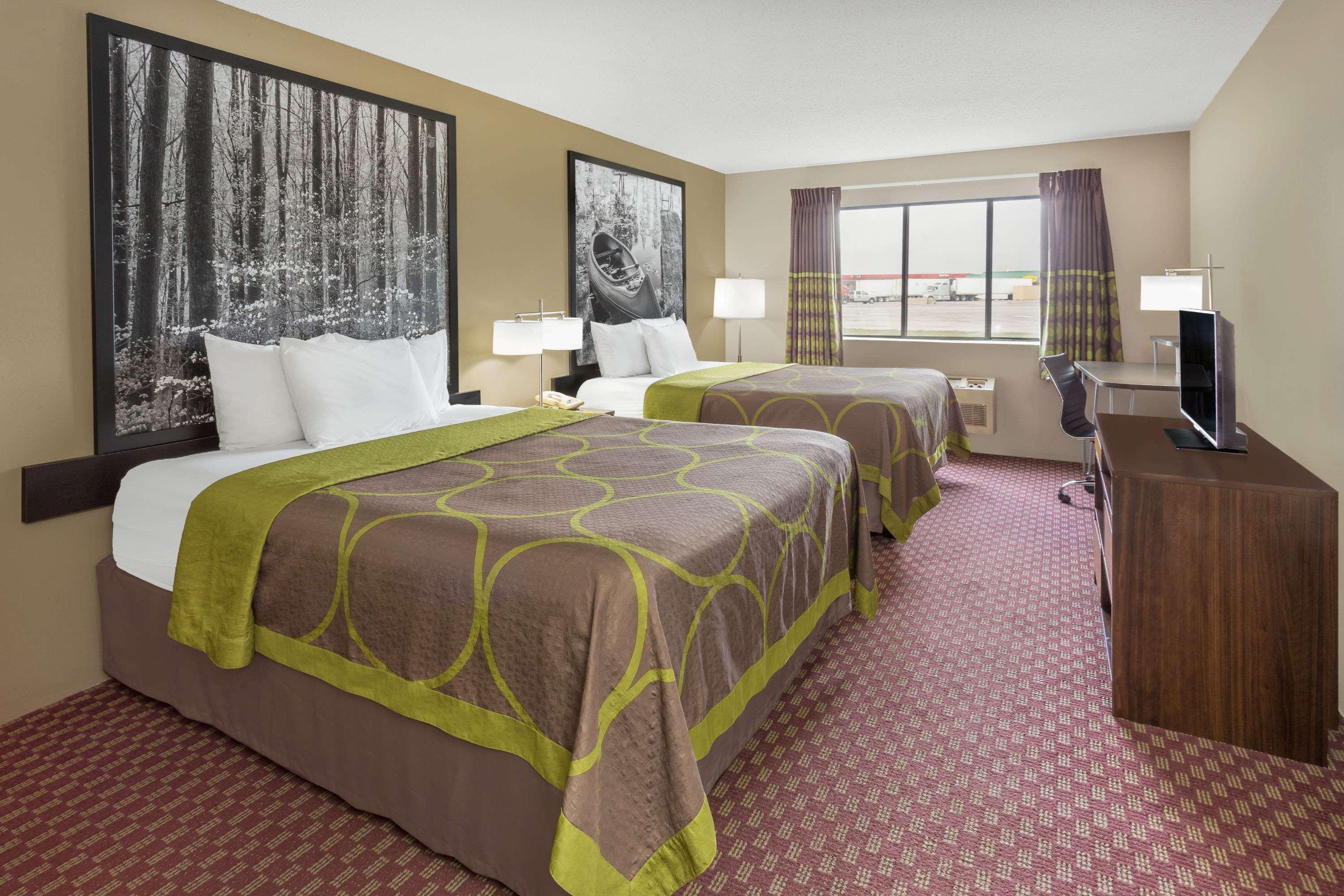 Super 8 By Wyndham Hebron Lowell Area Exterior foto